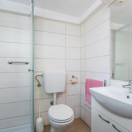 House Manuel In Tar 度假居 *