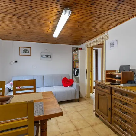 度假居 House Manuel In Tar *